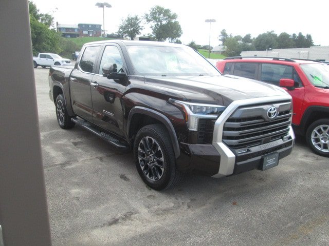 Used 2024 Toyota Tundra Limited AWD/4WD image 2