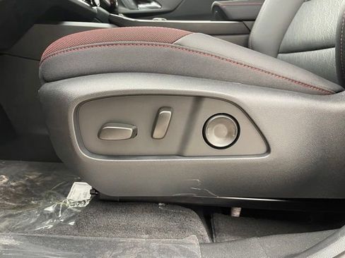 New 2026 Chevrolet Equinox RS w/ Convenience Package III AWD/4WD image 10