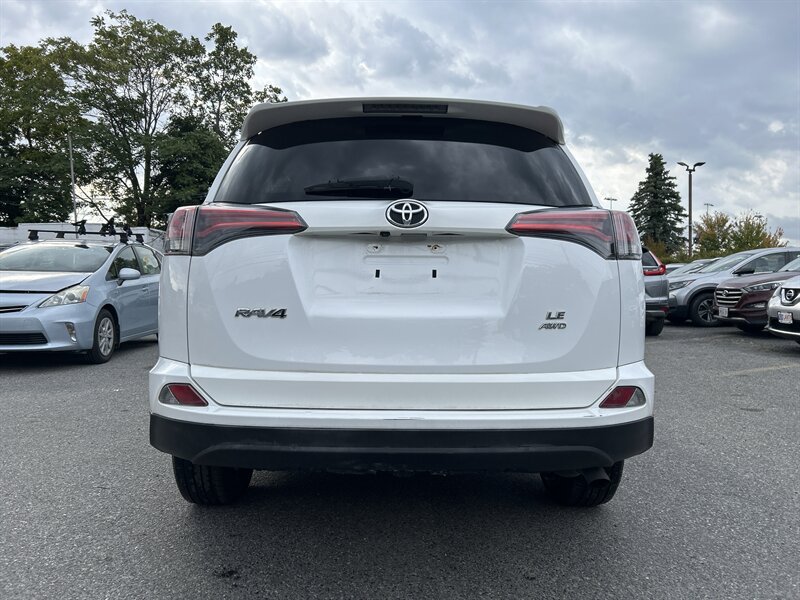 Used 2016 Toyota RAV4 LE AWD/4WD image 5