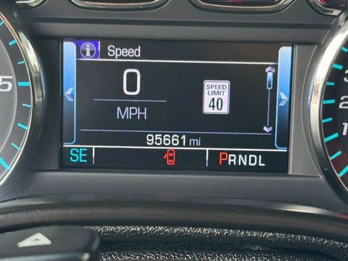 Used 2017 Chevrolet Suburban LT w/ Luxury Package RWD image 16