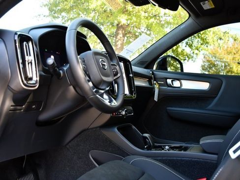 New 2026 Volvo XC40 B5 Ultra w/ Protection Package Premier image 11