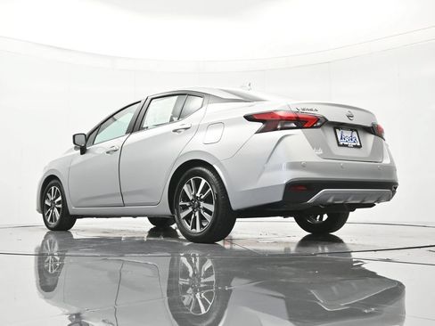 Used 2025 Nissan Versa SV FWD image 42
