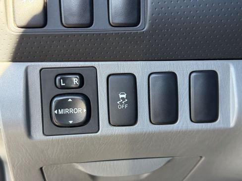 Used 2015 Toyota Tacoma PreRunner w/ SR5 Package RWD image 13