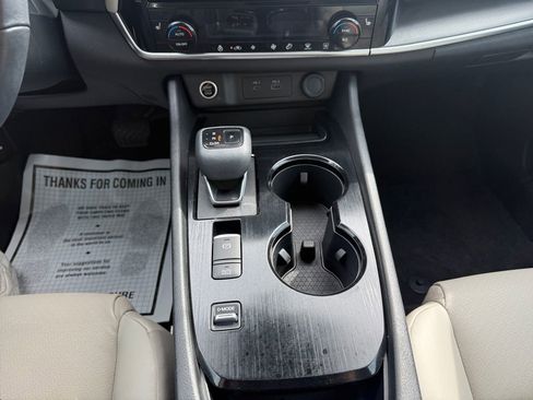Used 2023 Nissan Rogue SV w/ SV Premium Package FWD image 12