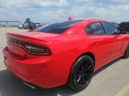 Used 2016 Dodge Charger R/T RWD image 4