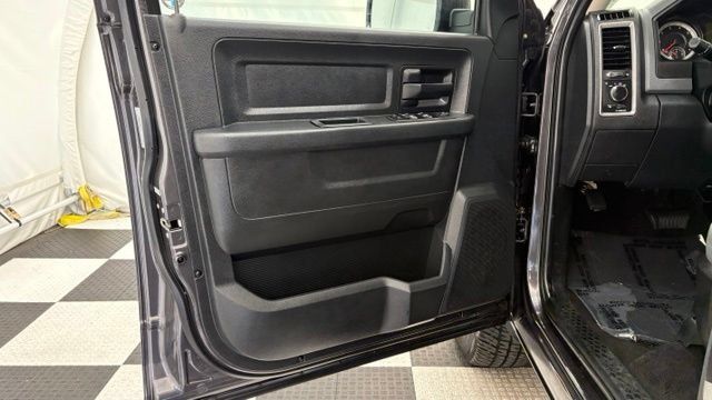 Used 2017 RAM 1500 ST w/ SXT Appearance Group AWD/4WD image 12