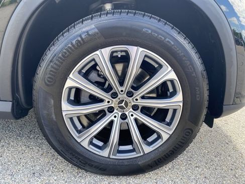 Used 2025 Mercedes-Benz GLC 300 image 9