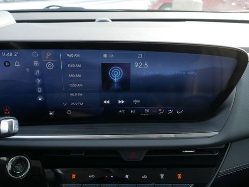 Used 2025 Buick Envision Preferred image 22