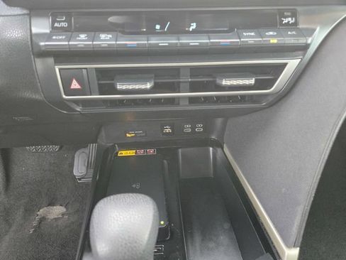 Used 2025 Toyota Camry LE FWD image 17