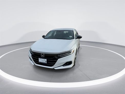 Used 2022 Honda Accord Sport image 5