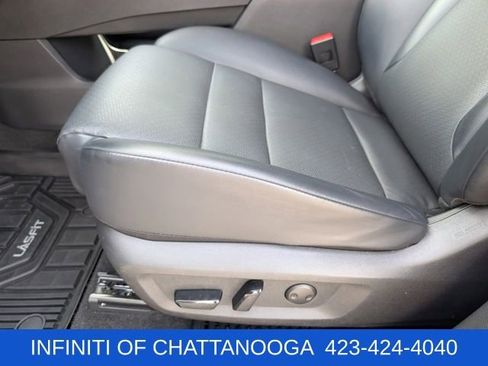 Used 2023 Nissan Rogue SV w/ SV Premium B Package AWD/4WD image 18