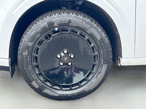 Used 2025 Ford Maverick Lobo image 30