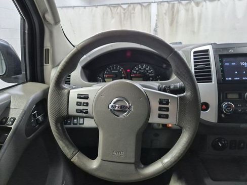 Used 2014 Nissan Frontier SV w/ SV Value Truck Package AWD/4WD image 18