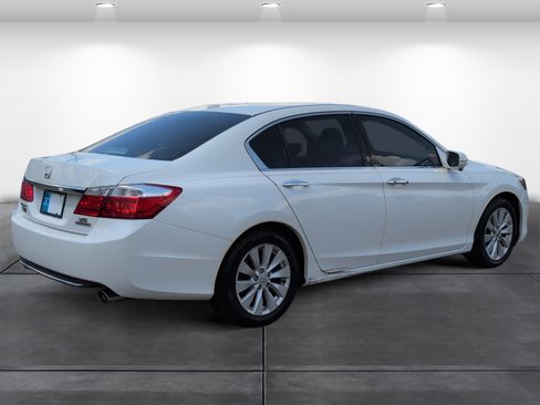 Used 2014 Honda Accord Touring image 7