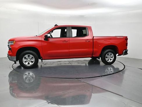 Used 2025 Chevrolet Silverado 1500 LT AWD/4WD image 7