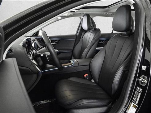 Used 2025 Mercedes-Benz E 450 4MATIC All-Terrain Wagon image 18