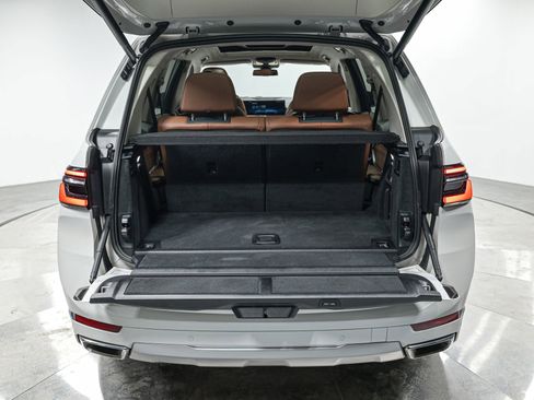 Used 2023 BMW X7 xDrive40i w/ Premium Package image 6