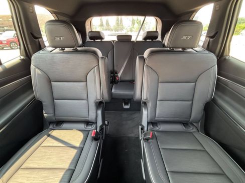 Used 2026 Buick Enclave Sport Touring AWD/4WD image 36