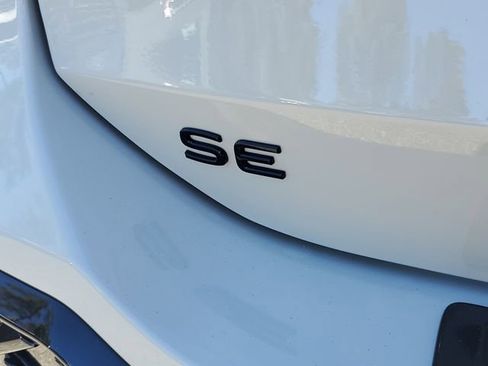 New 2026 Volkswagen Tiguan SE R-Line FWD image 7