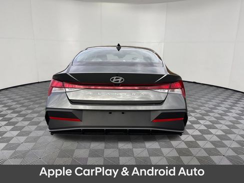 Certified 2026 Hyundai Elantra SE w/ Cargo Package FWD image 5