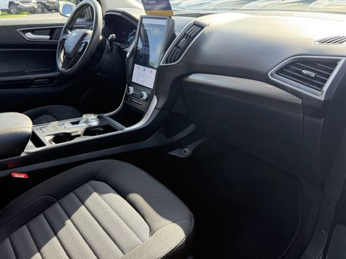 Certified 2023 Ford Edge SE w/ Black Appearance Package AWD/4WD image 12