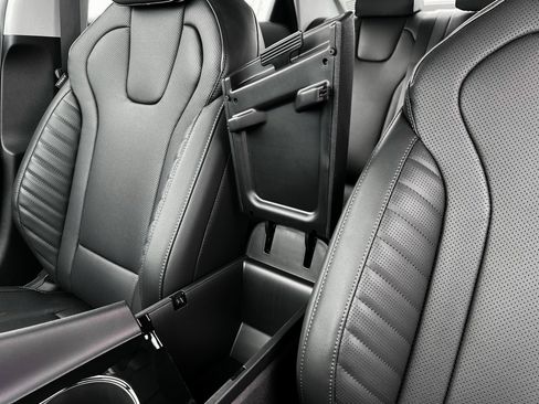 New 2025 Hyundai Elantra Limited image 18