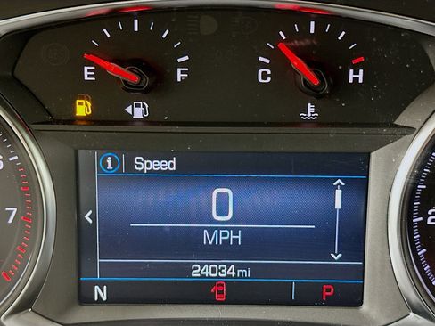 Used 2023 GMC Acadia SLE w/ Driver Convenience Package image 19