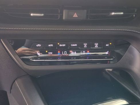 Used 2023 Buick Envision Essence w/ Technology Package I AWD/4WD image 18