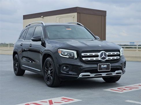 Used 2020 Mercedes-Benz GLB 250 4MATIC image 3