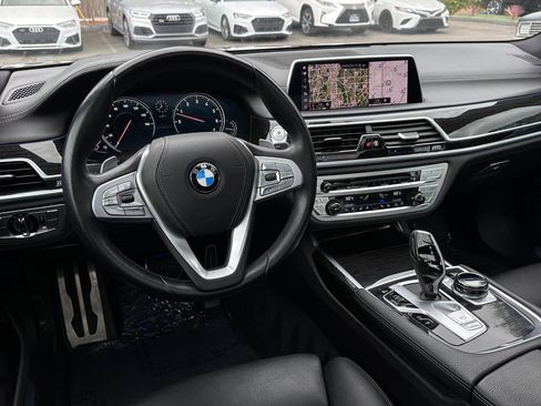 Used 2019 BMW 740i w/ Executive Package RWD image 2