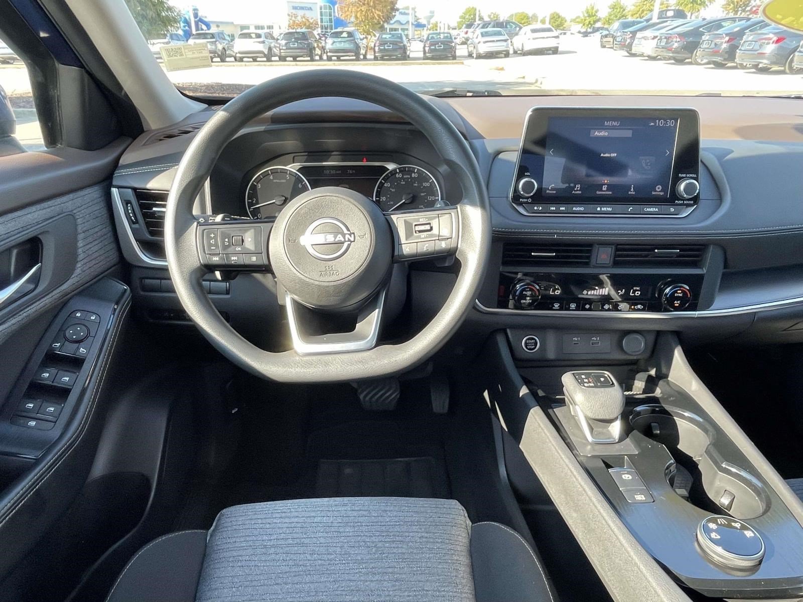 Used 2023 Nissan Rogue SV AWD/4WD image 12