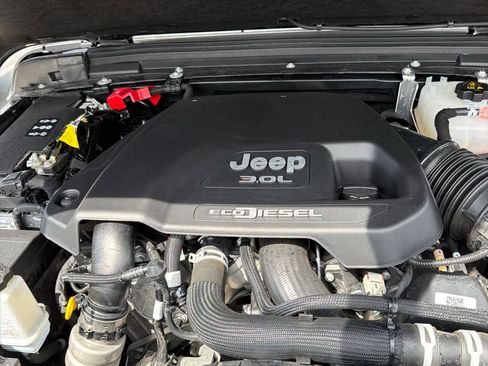 Used 2023 Jeep Gladiator Sport AWD/4WD image 20