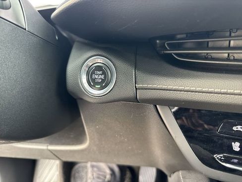 Used 2023 Buick Envision Avenir image 17