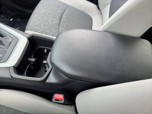 Certified 2022 Toyota RAV4 XLE w/ Carpet Mat Package (TMS) AWD/4WD image 57