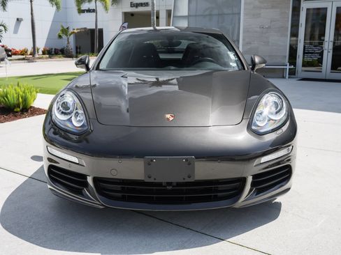 Used 2014 Porsche Panamera 4 AWD/4WD image 5