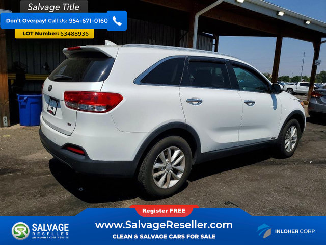Used 2017 Kia Sorento AWD w/ LX Convenience Package image 4