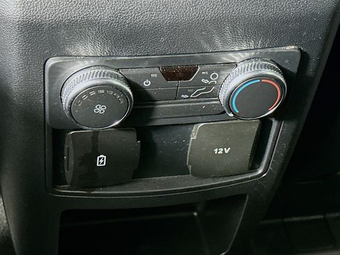 Used 2021 Ford Explorer XLT w/ Equipment Group 202A AWD/4WD image 26