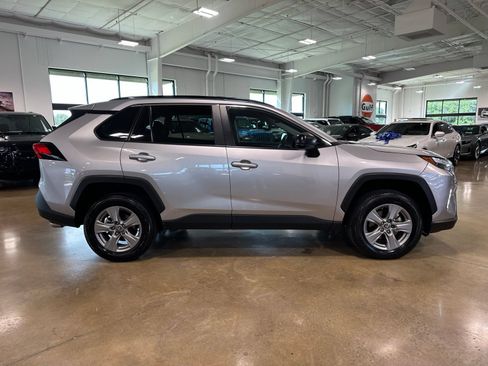 Used 2025 Toyota RAV4 LE AWD/4WD image 9