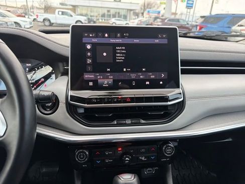 Used 2022 Jeep Compass Limited image 19