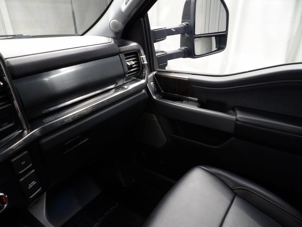 Used 2024 Ford F350 Lariat w/ Lariat Ultimate Package AWD/4WD image 28