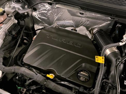 Used 2025 Chevrolet Trax LT w/ LT Convenience Package image 30