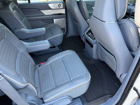 Used 2020 Lincoln Navigator Black Label w/ Cargo Convenience Package AWD/4WD image 17