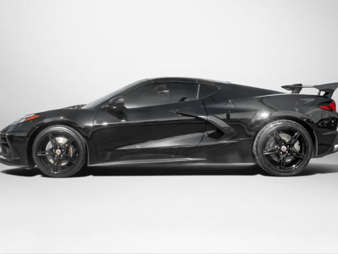 Used 2020 Chevrolet Corvette Stingray Premium Cpe w/ 3LT Preferred Equipment Group RWD image 8