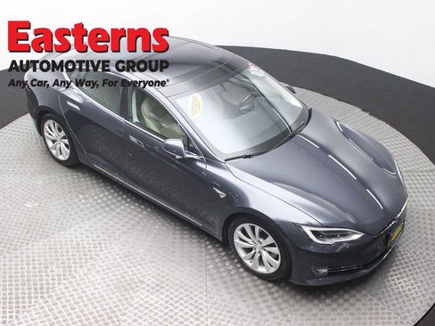 Used 2017 Tesla Model S 75D image 3