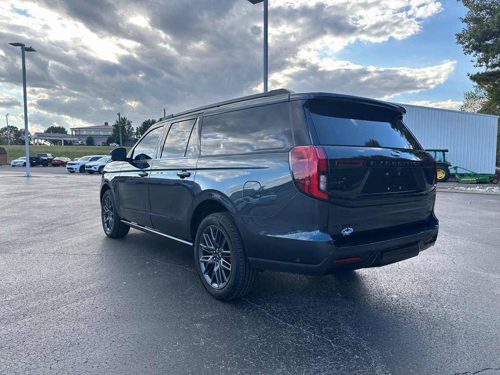 Used 2025 Ford Expedition Max Platinum w/ Stealth Performance Package AWD/4WD image 5