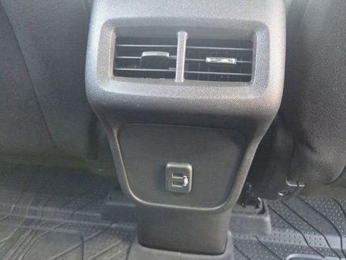 Certified 2024 Chevrolet Equinox LS w/ Driver Confidence II Package image 12