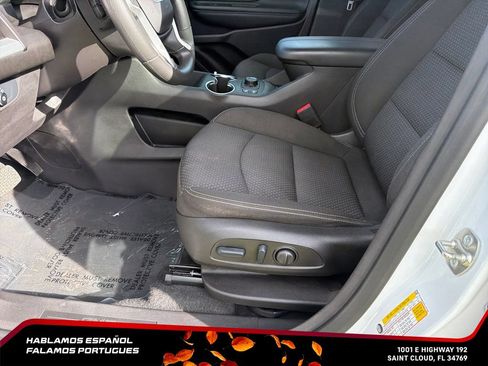 Used 2024 GMC Terrain SLE w/ Driver Convenience Package FWD image 16