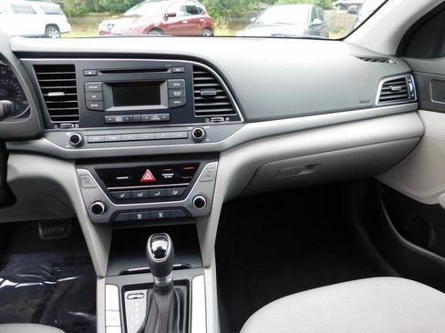 Used 2017 Hyundai Elantra SE FWD image 7