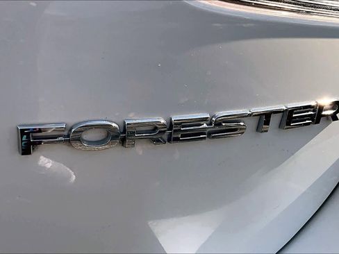 Used 2023 Subaru Forester Premium w/ Popular Package #3 image 10