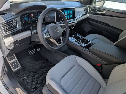 New 2026 Volkswagen Atlas Cross Sport SEL R-Line AWD/4WD image 9